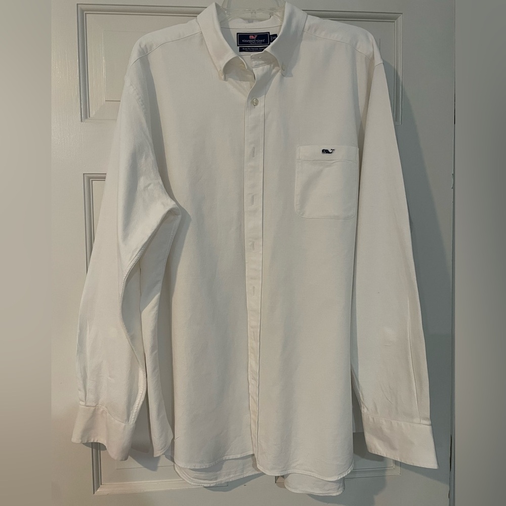 Vineyard Vines classic white button down shirt in gently used condition.